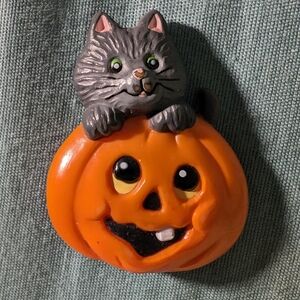Vintage Halloween Pumpkin and Cat Pin